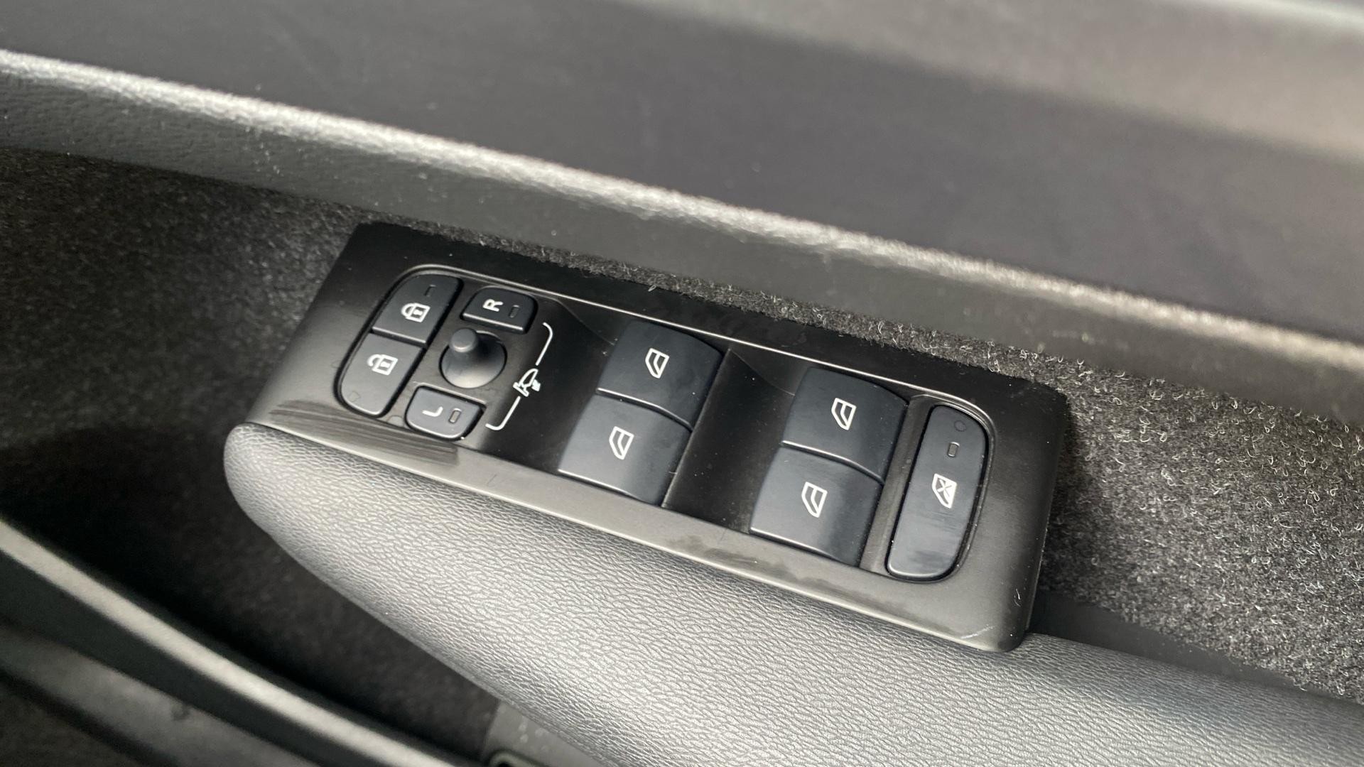 Volvo XC40 Image 23