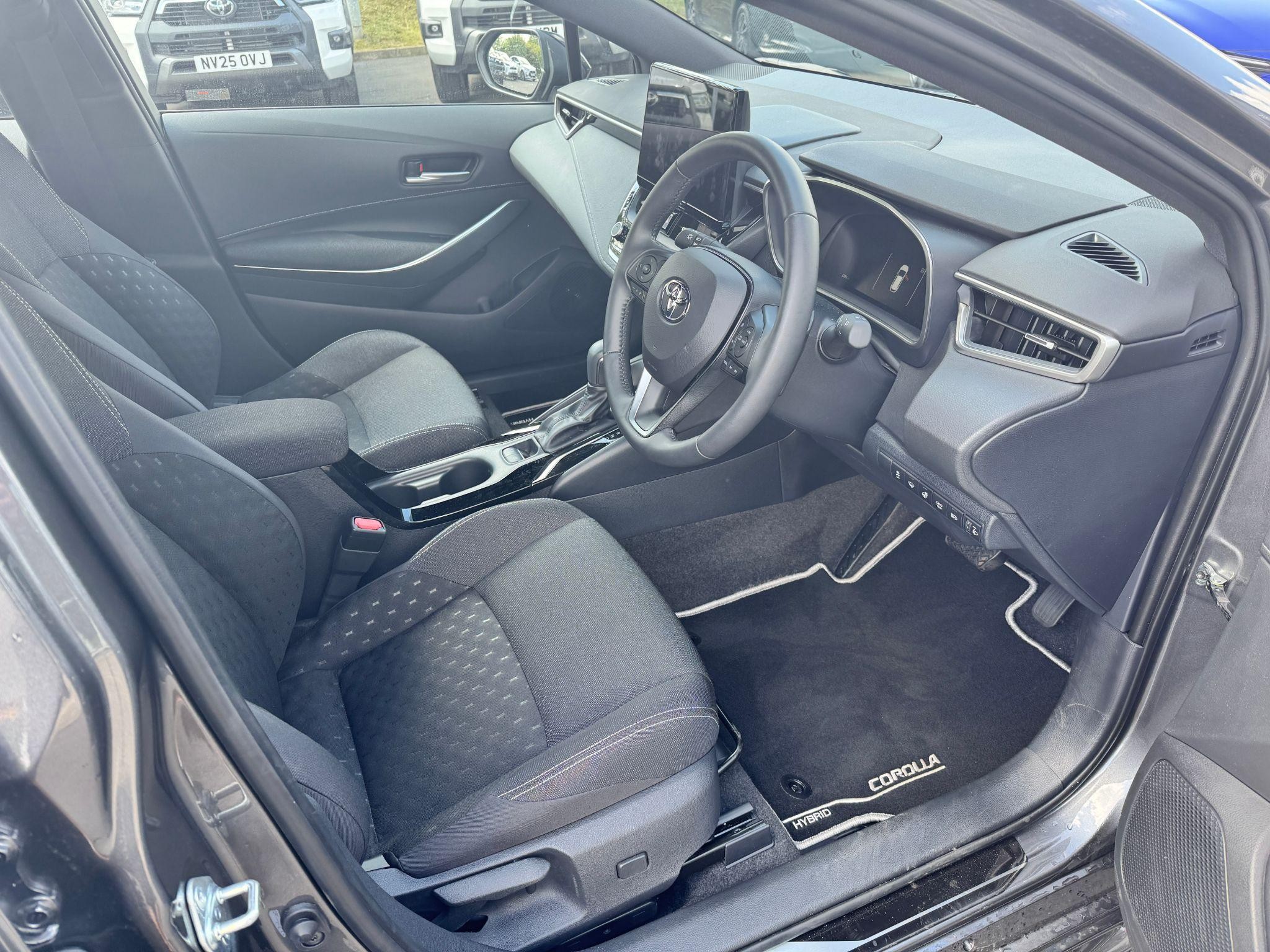 Toyota Corolla Image 13