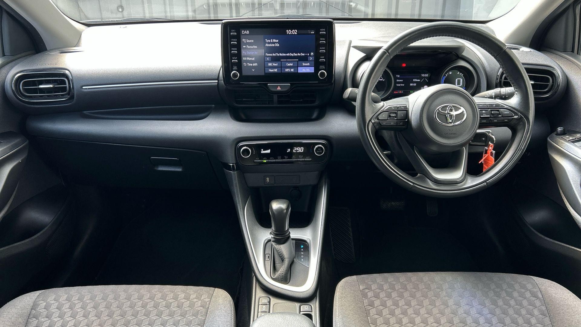 Toyota Yaris Image 11