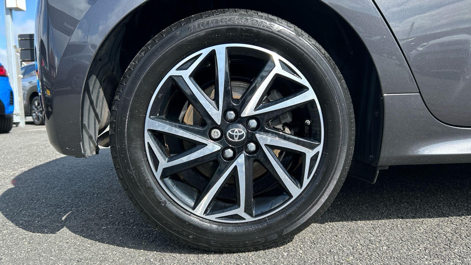 Toyota Yaris Image 21