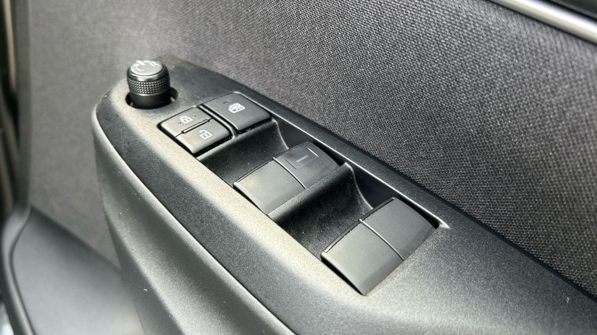 Toyota Yaris Image 42