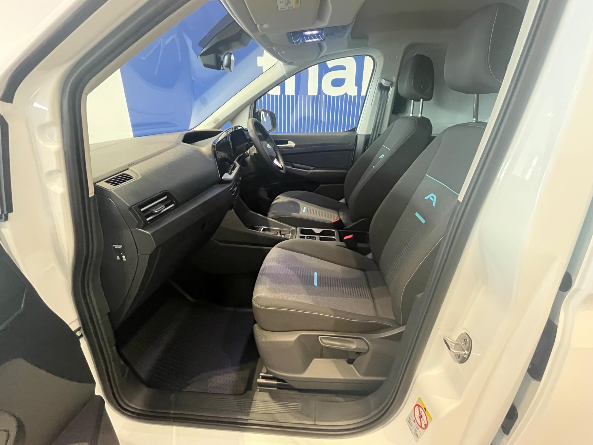 Ford Transit Connect Image 7