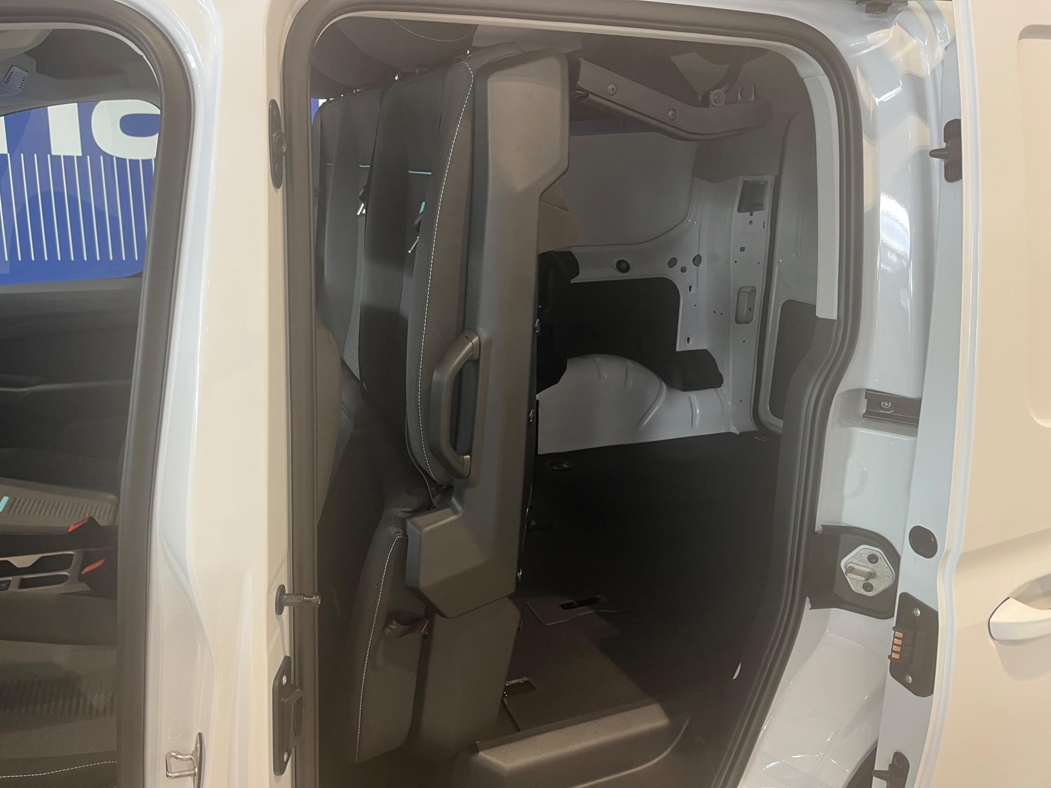 Ford Transit Connect Image 8