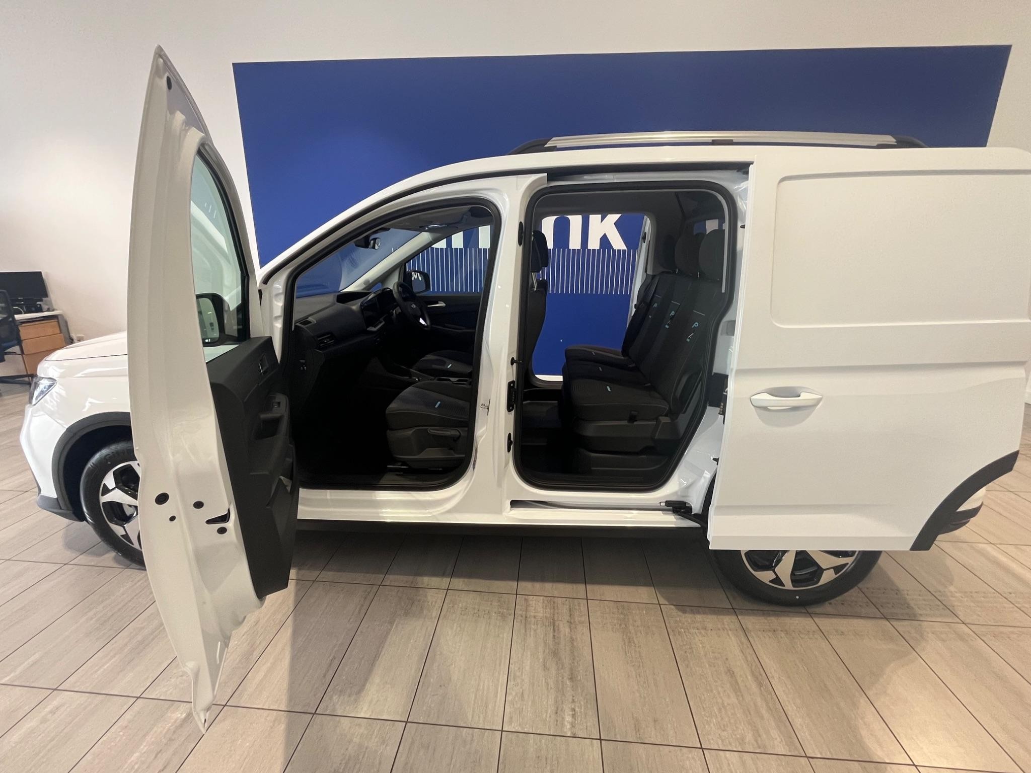 Ford Transit Connect Image 10