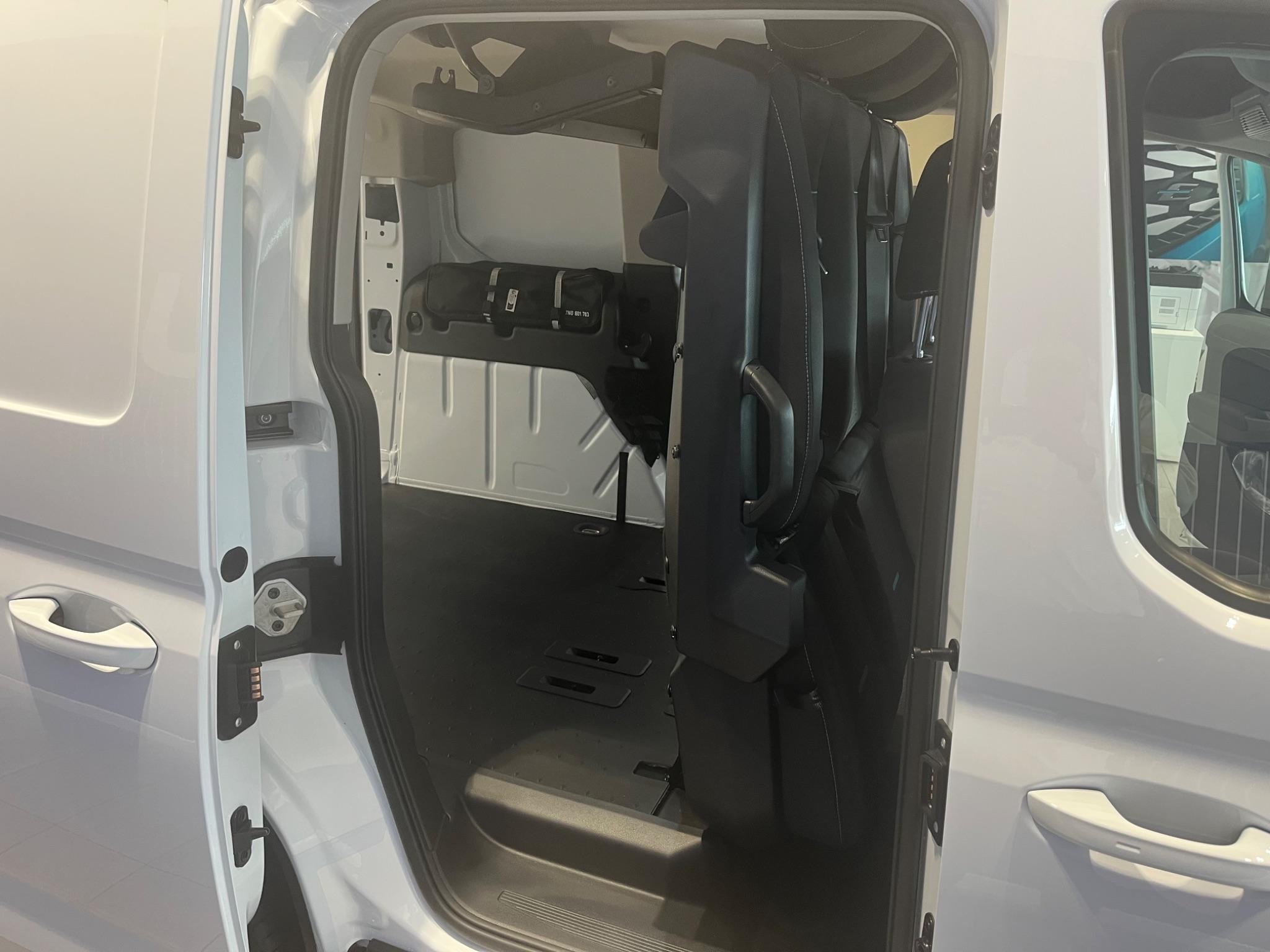 Ford Transit Connect Image 12