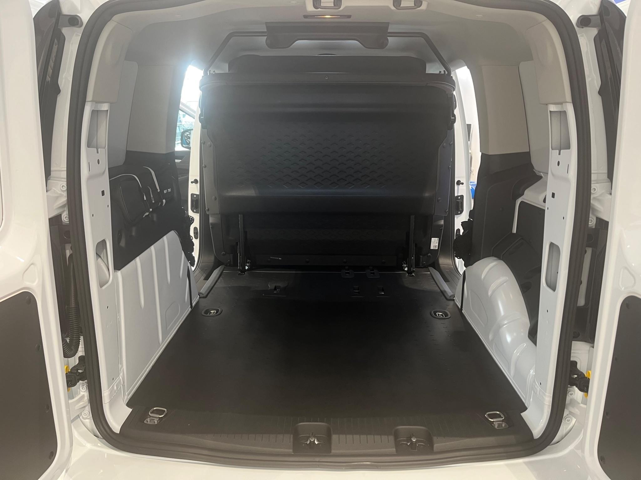 Ford Transit Connect Image 13