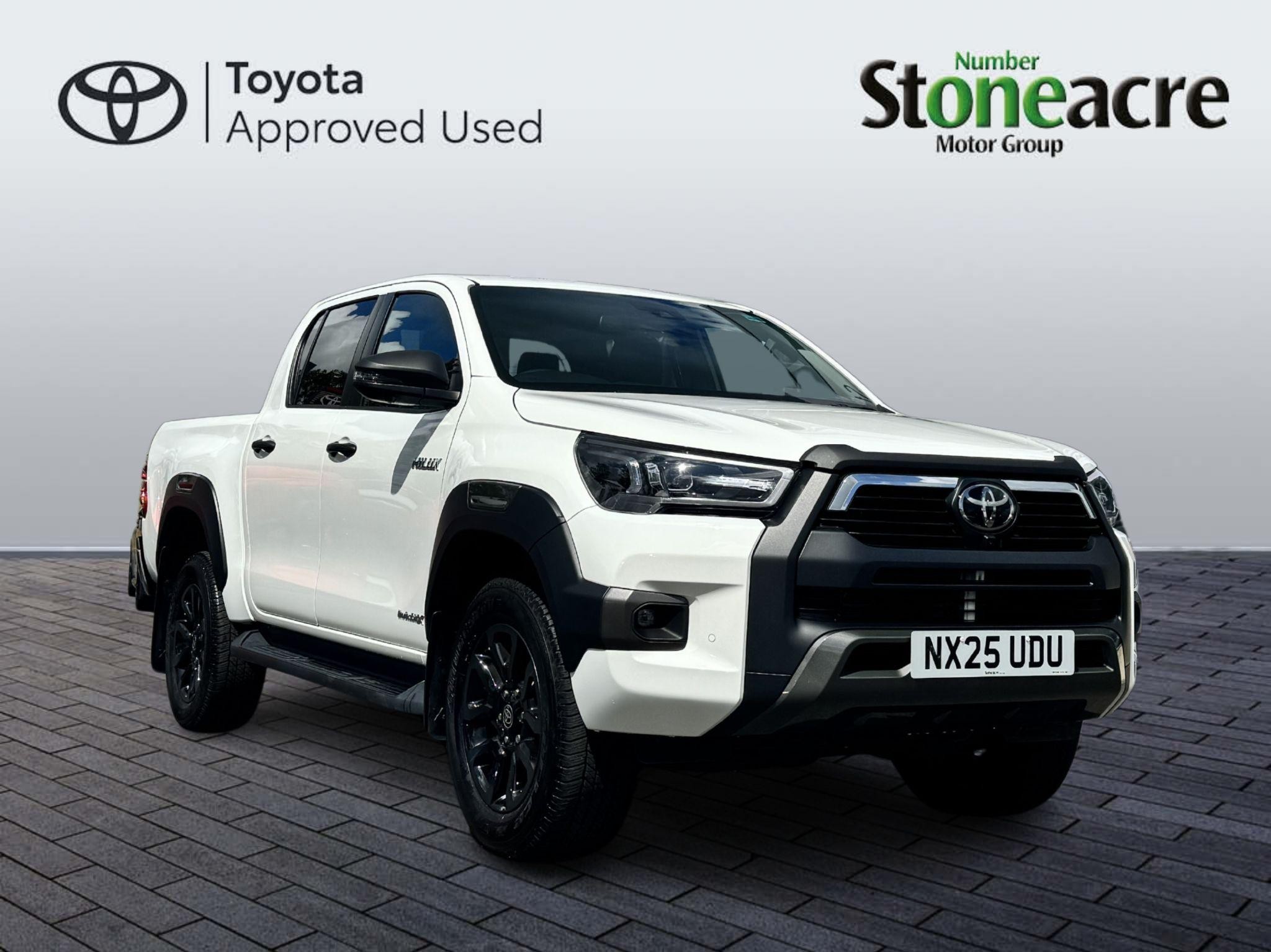 Toyota Hilux Image 1