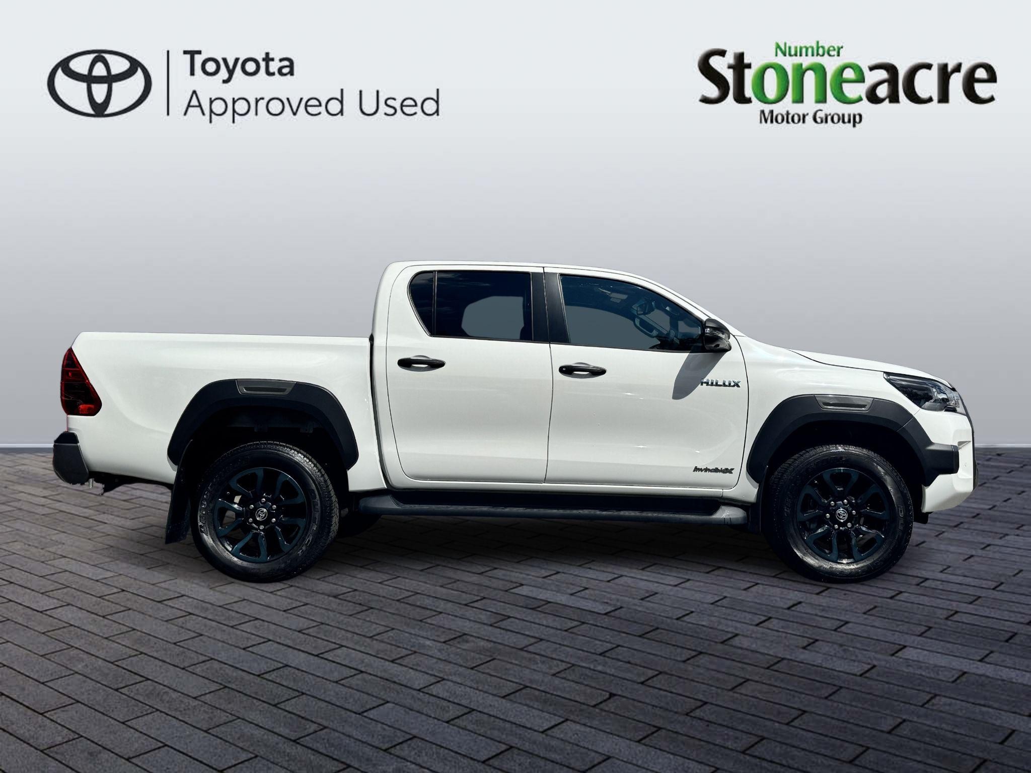 Toyota Hilux Image 4