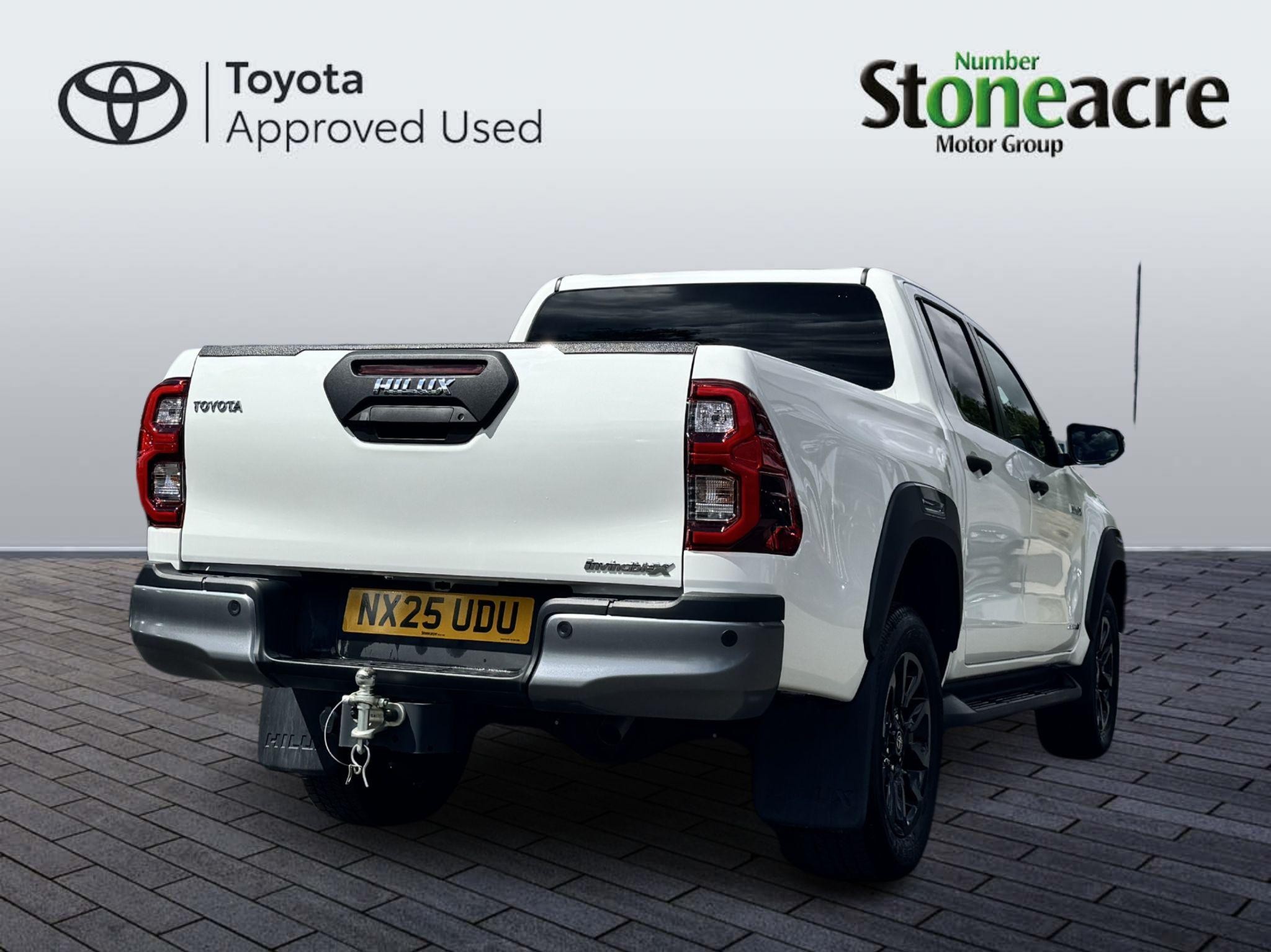 Toyota Hilux Image 5
