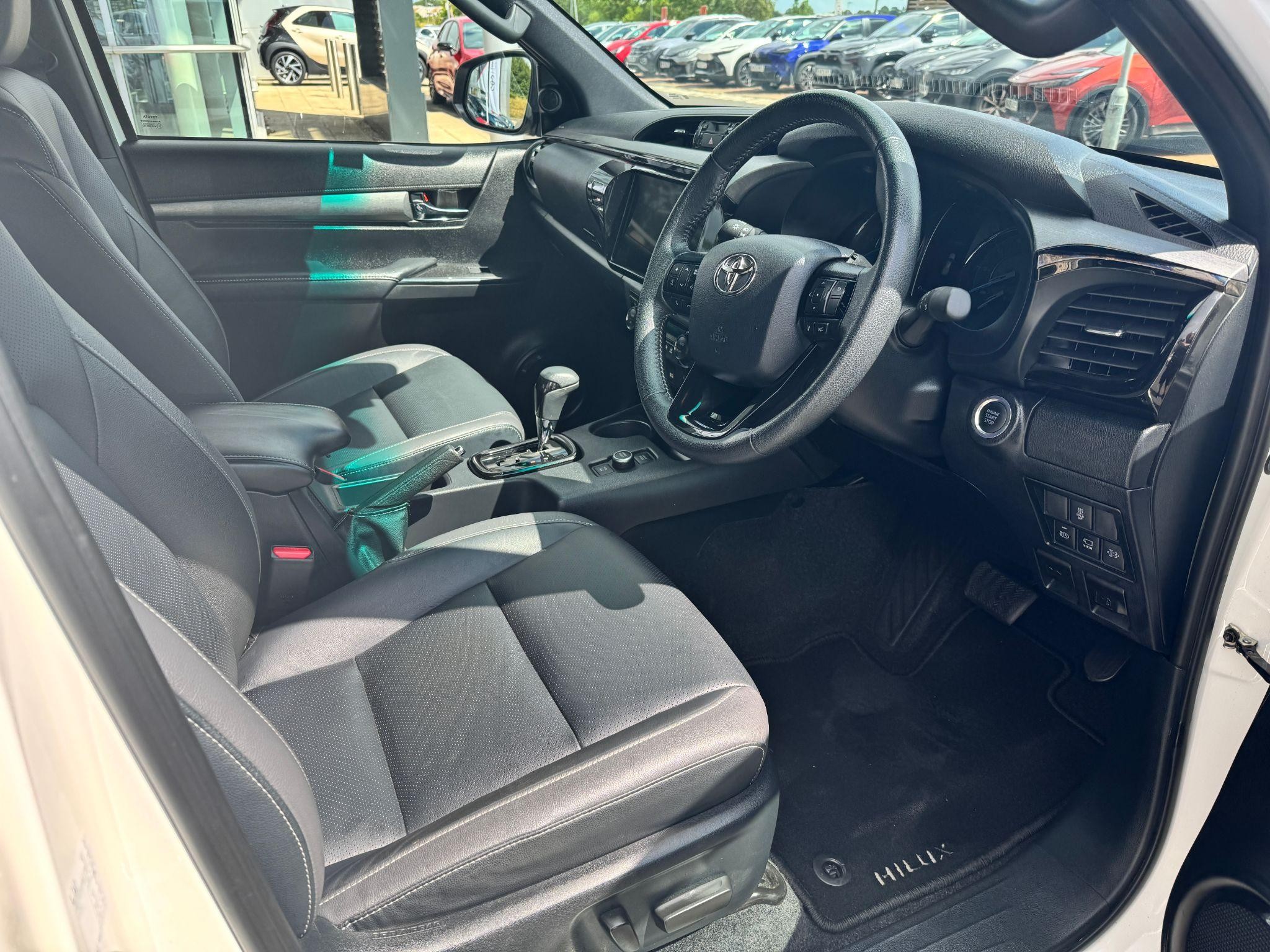 Toyota Hilux Image 13