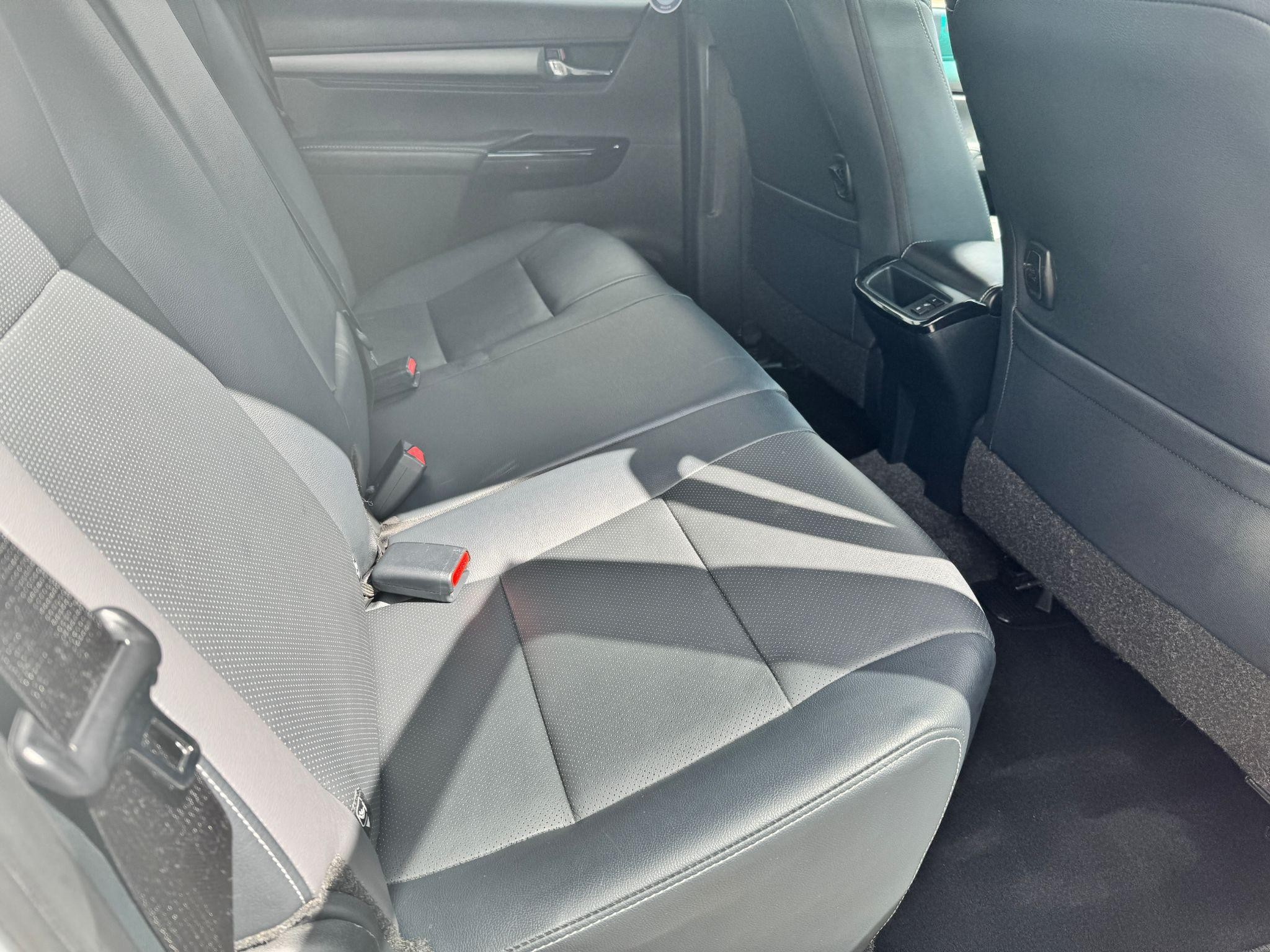 Toyota Hilux Image 14