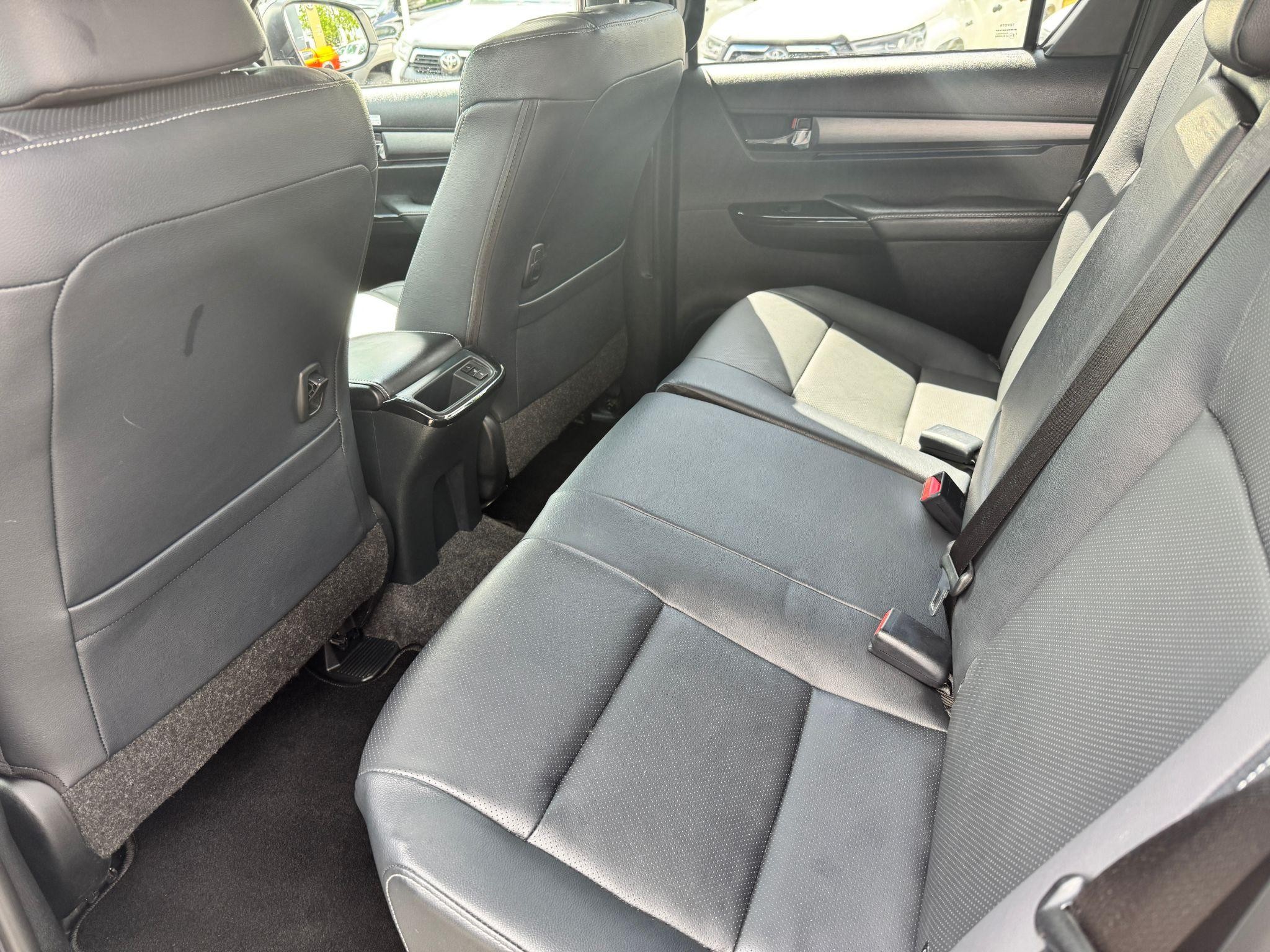 Toyota Hilux Image 15