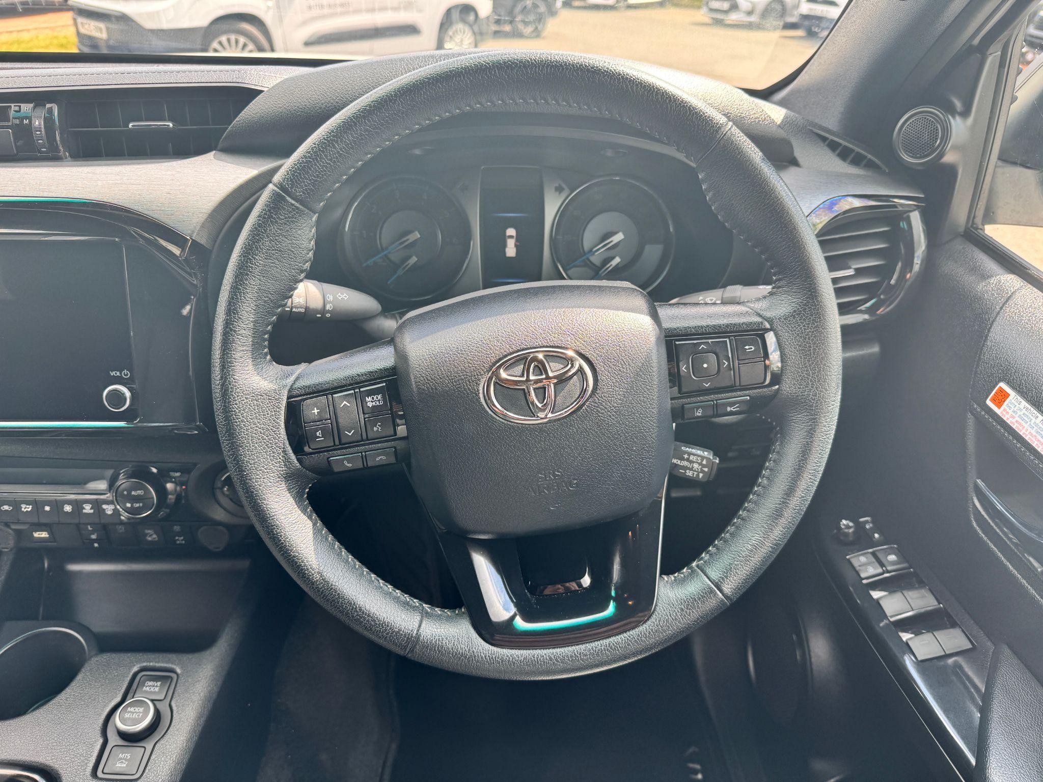 Toyota Hilux Image 19