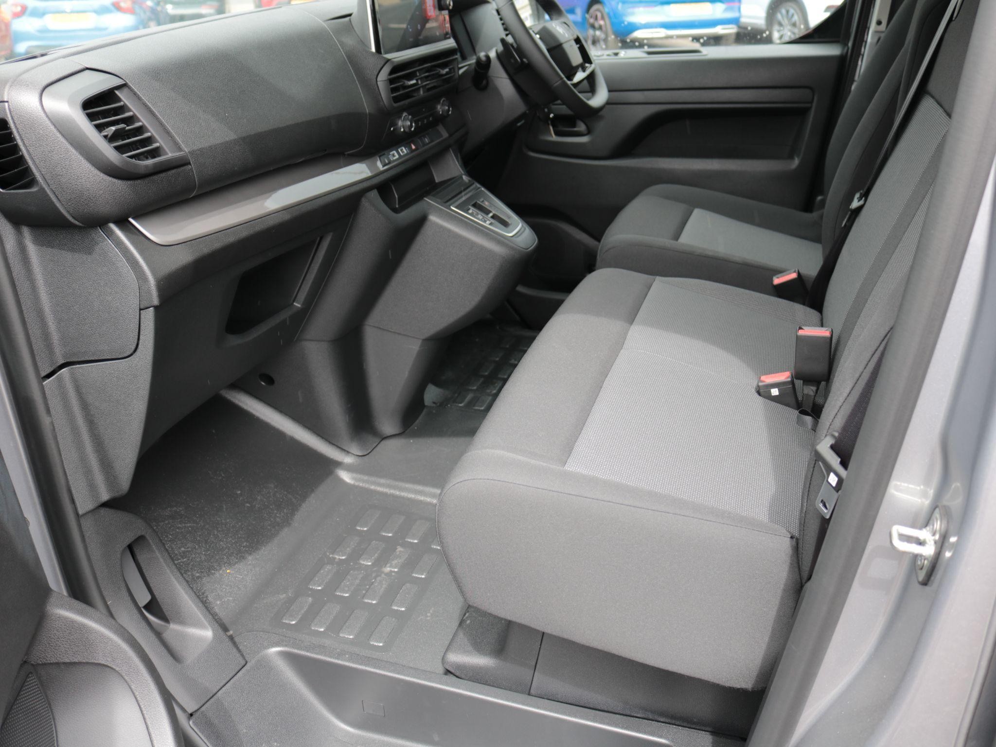 Citroen e-SpaceTourer Image 12