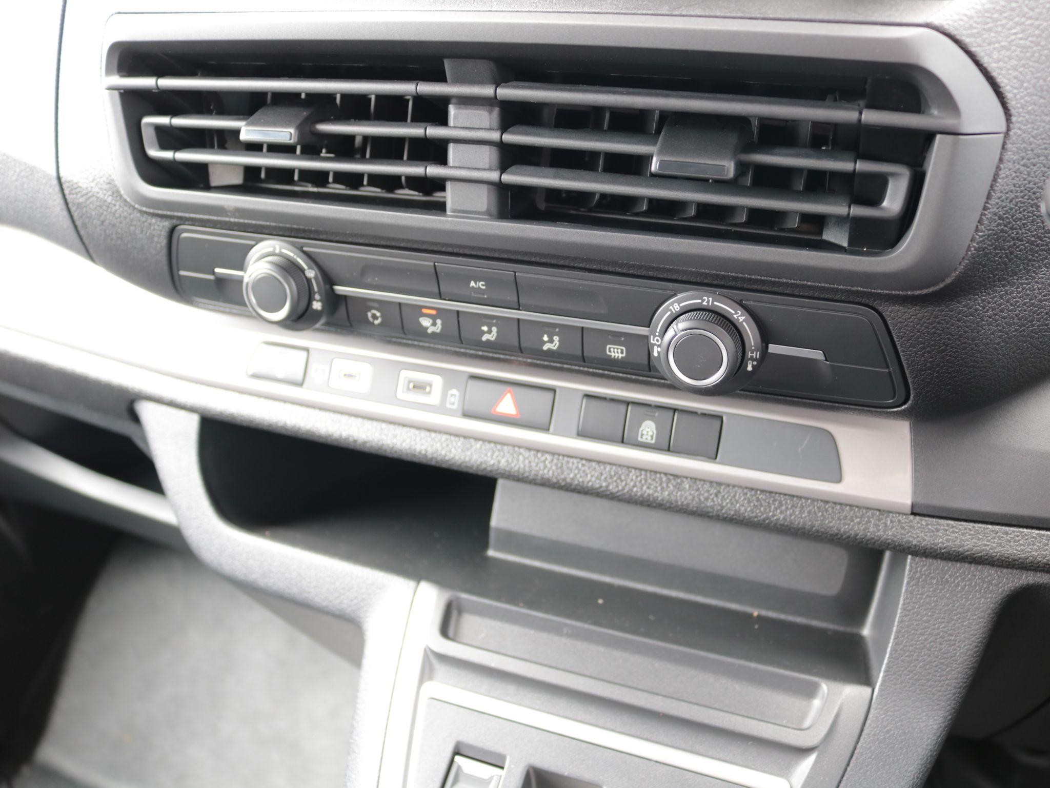 Citroen e-SpaceTourer Image 18