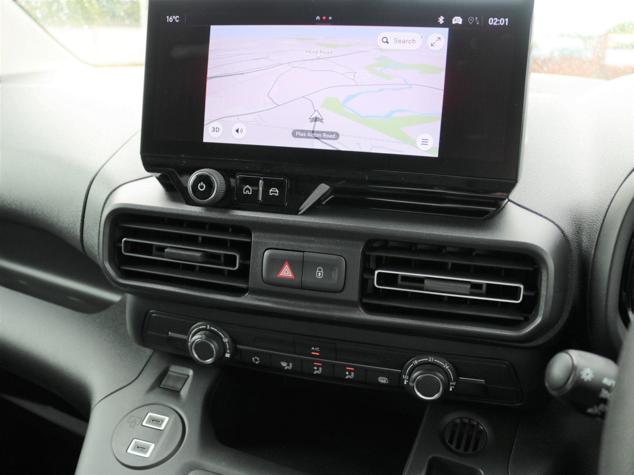 Vauxhall Combo Electric Image 19