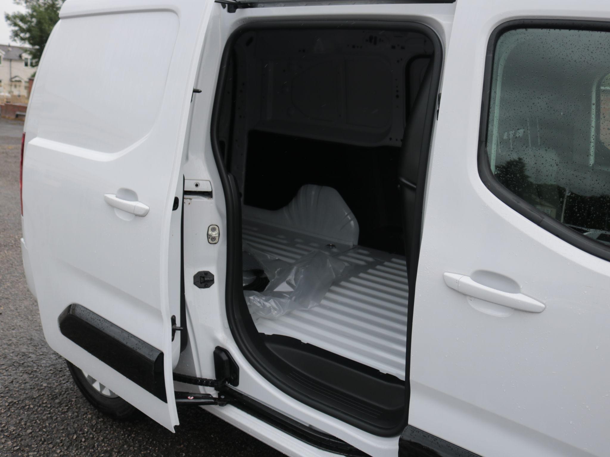 Vauxhall Combo Electric Image 21