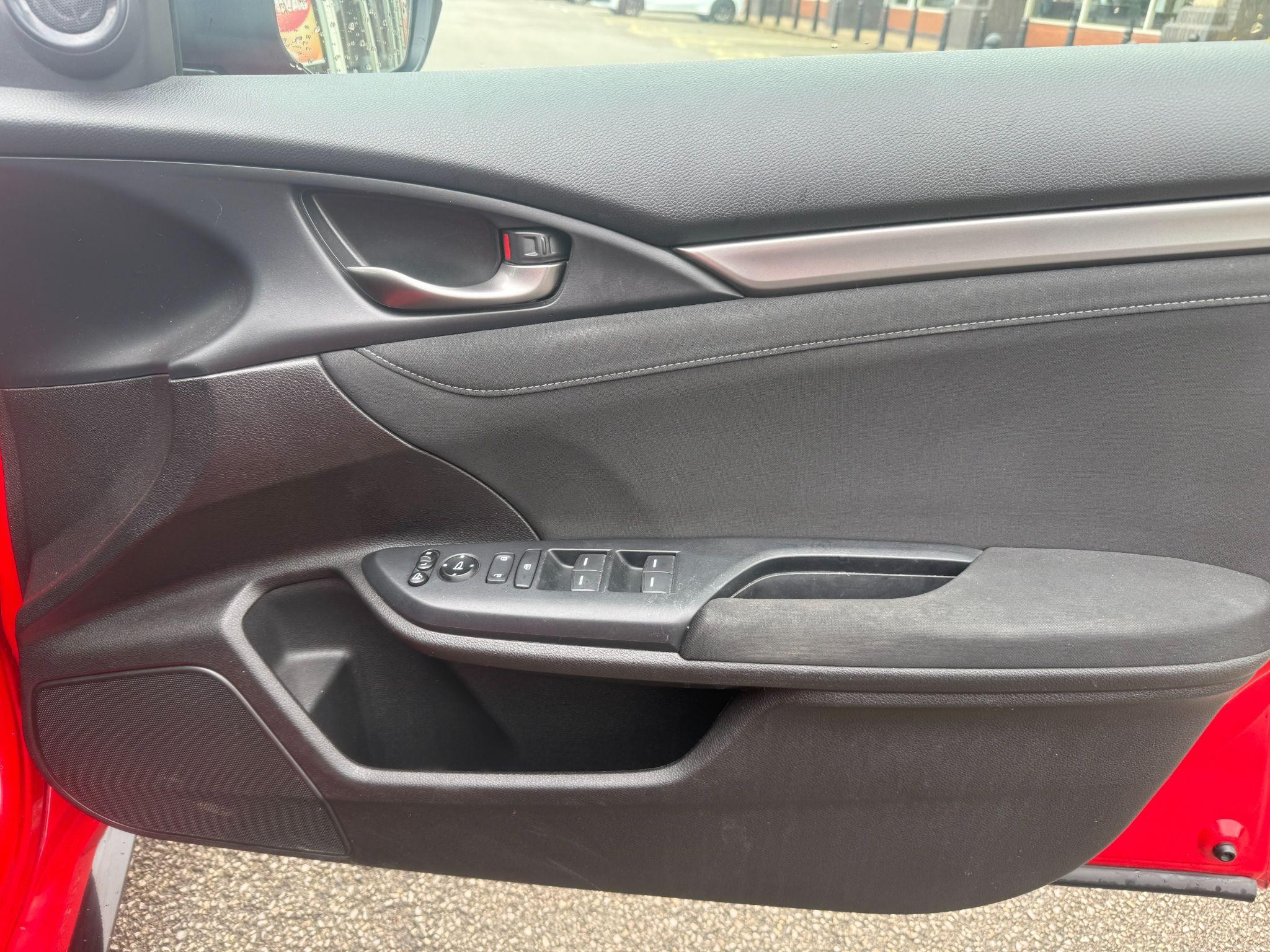 Honda Civic Image 17