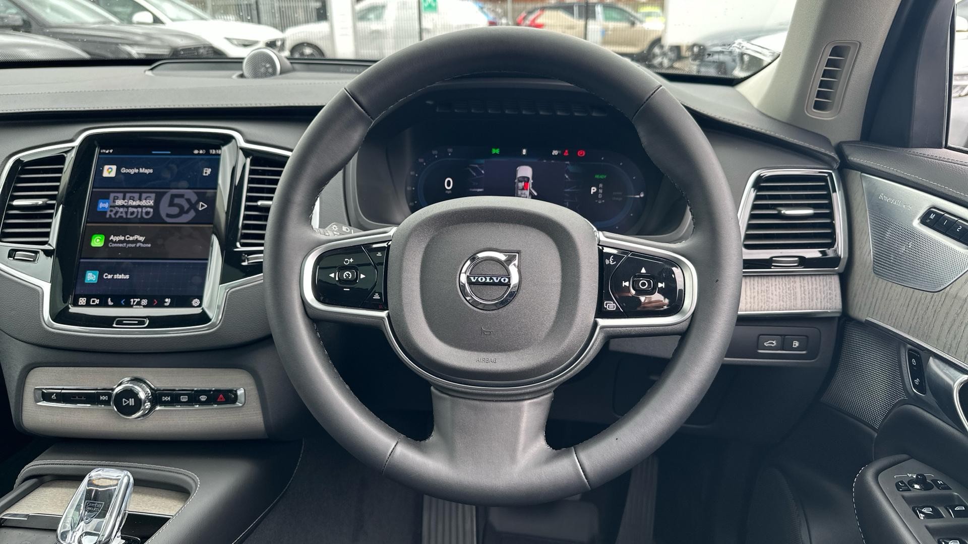 Volvo XC90 Image 10