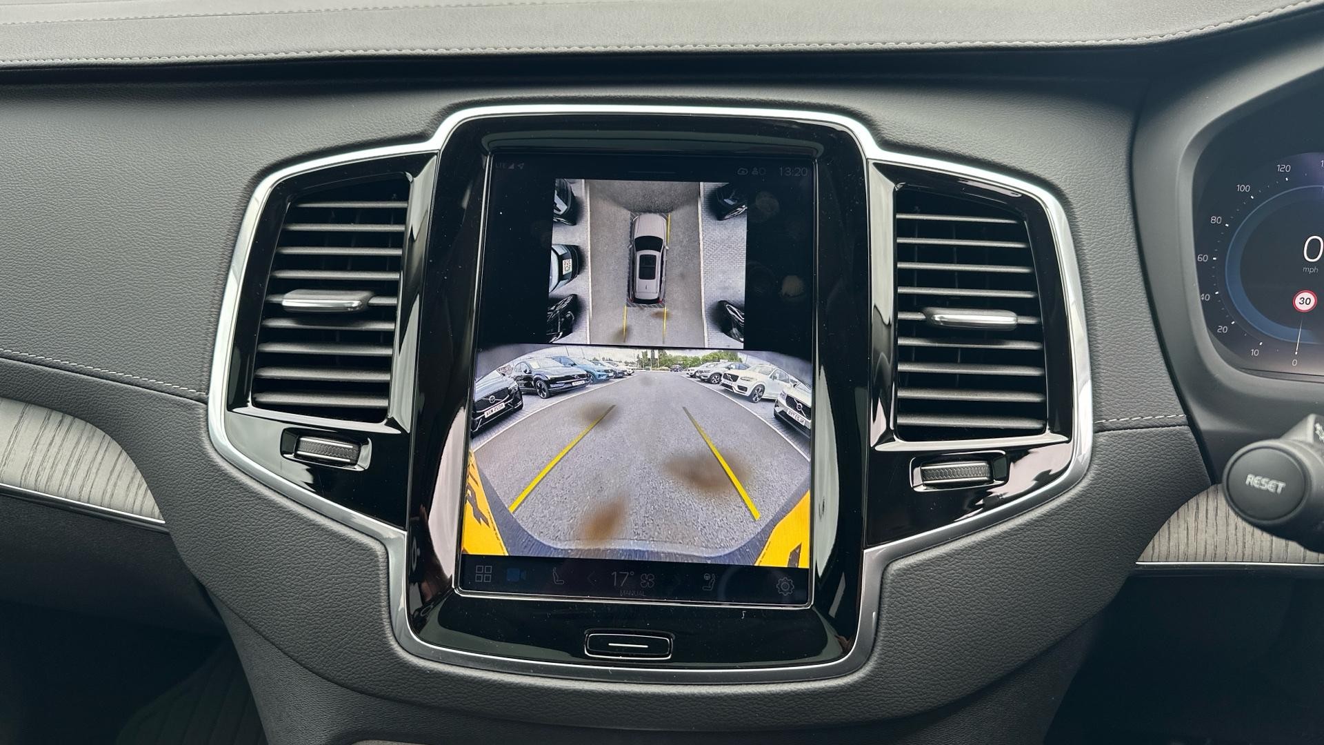 Volvo XC90 Image 18