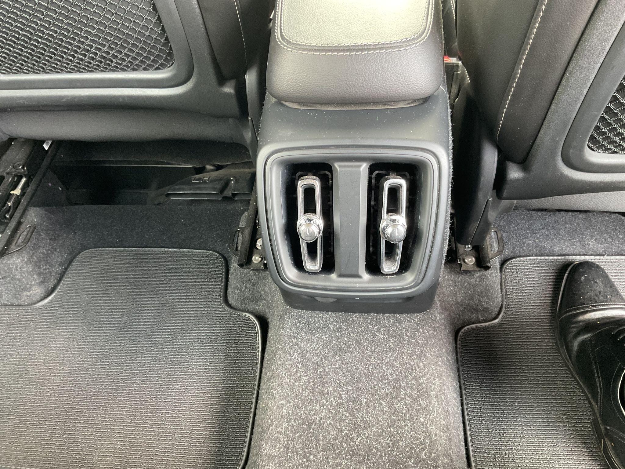 Volvo XC40 Image 17