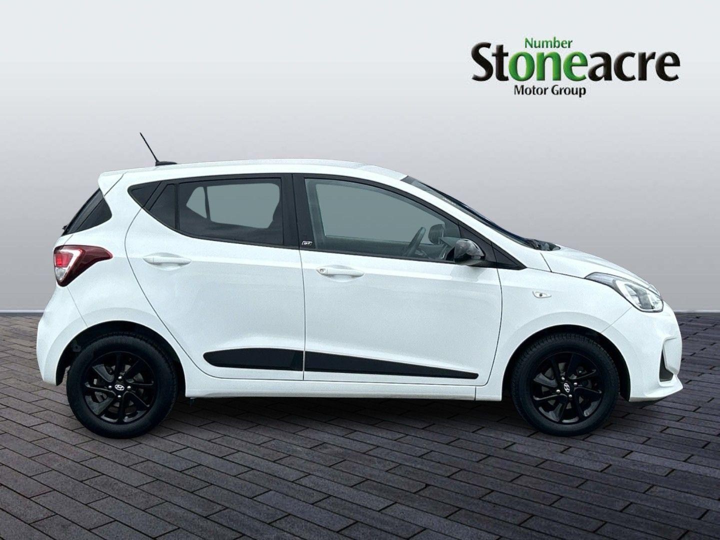 Hyundai i10 Image 2