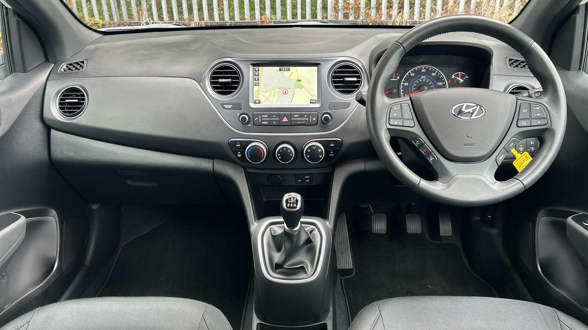 Hyundai i10 Image 9