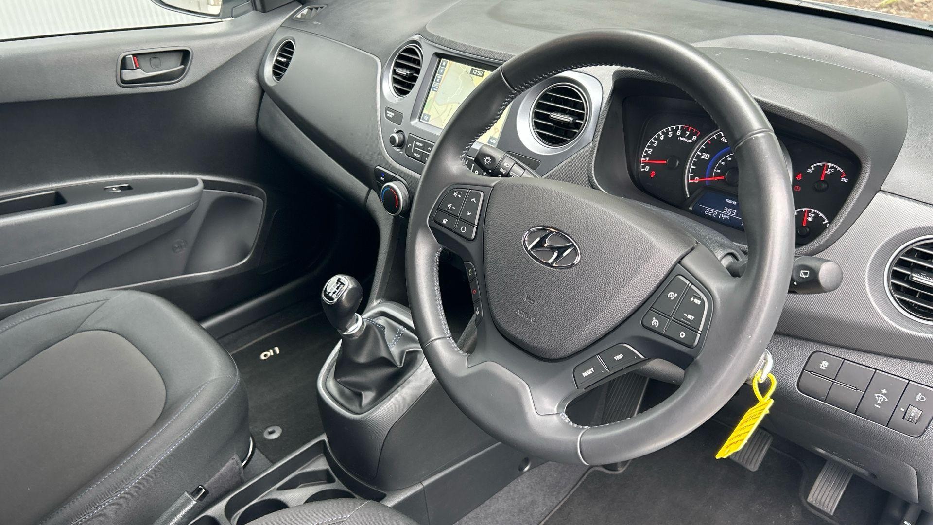 Hyundai i10 Image 10