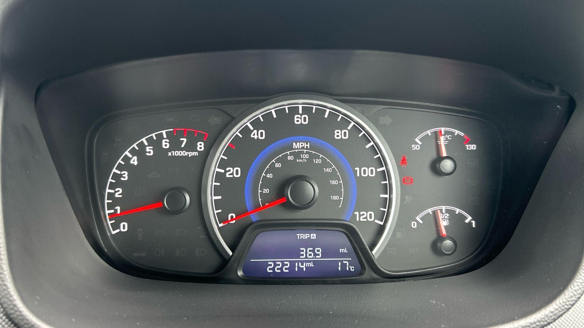 Hyundai i10 Image 13