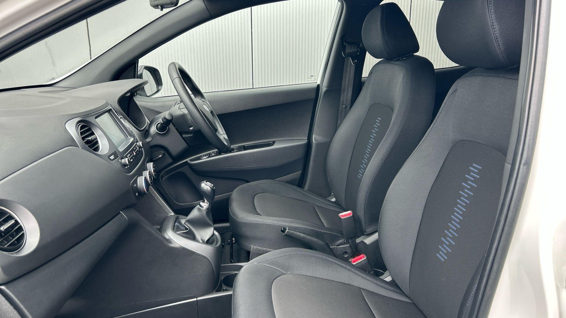 Hyundai i10 Image 14