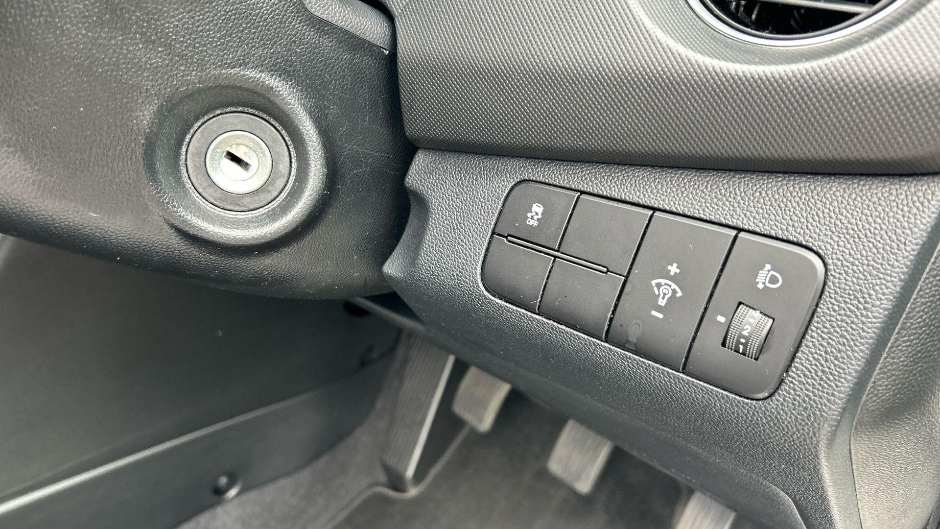 Hyundai i10 Image 30
