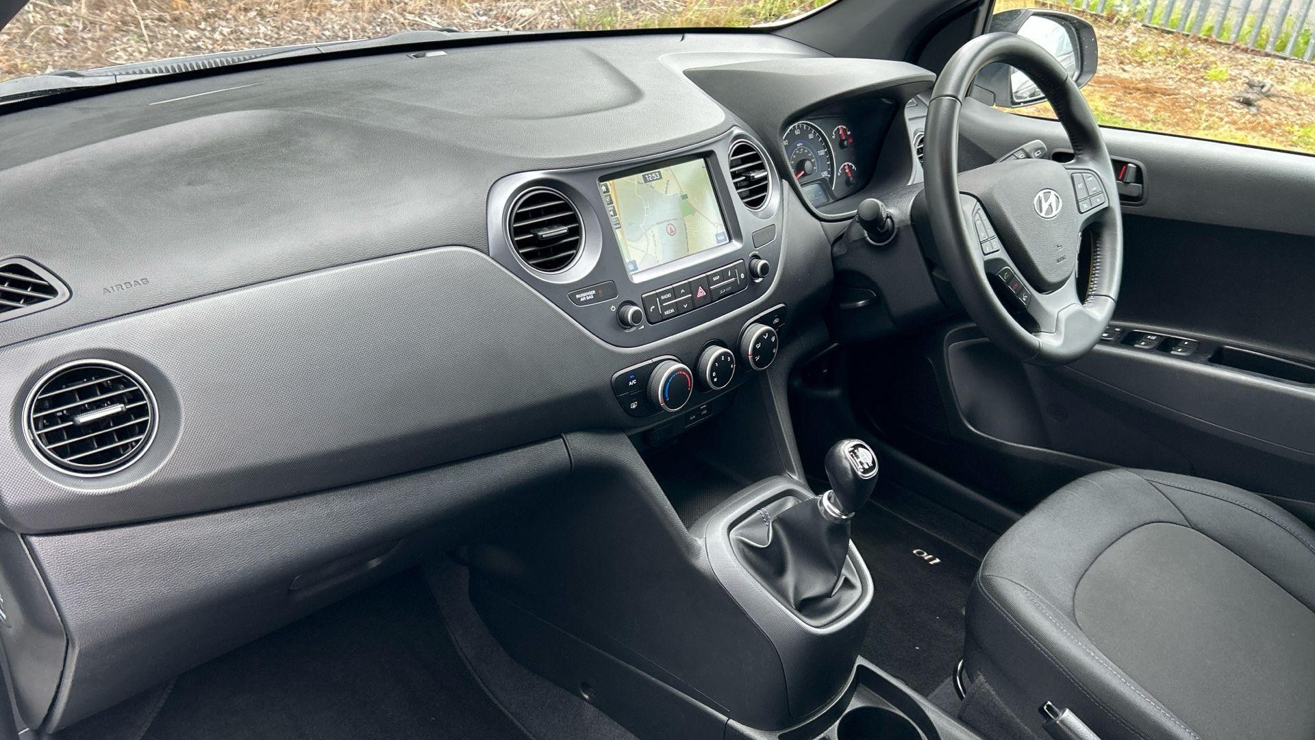 Hyundai i10 Image 33