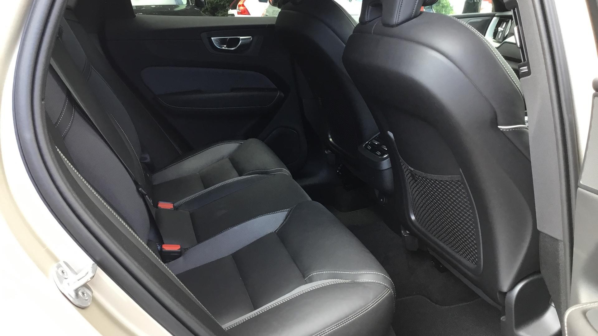 Volvo XC60 Image 6