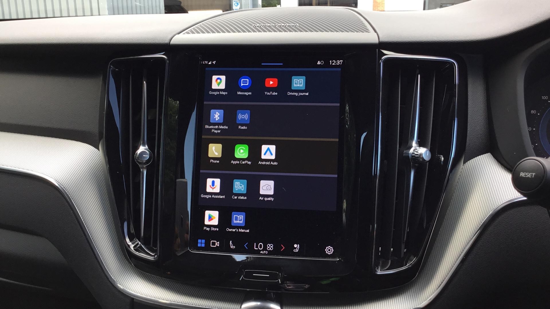 Volvo XC60 Image 12