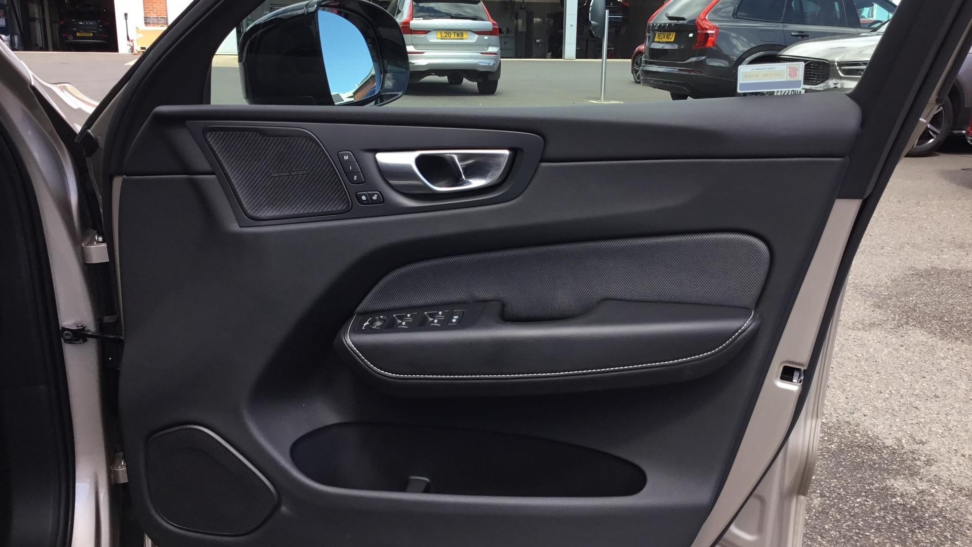Volvo XC60 Image 29
