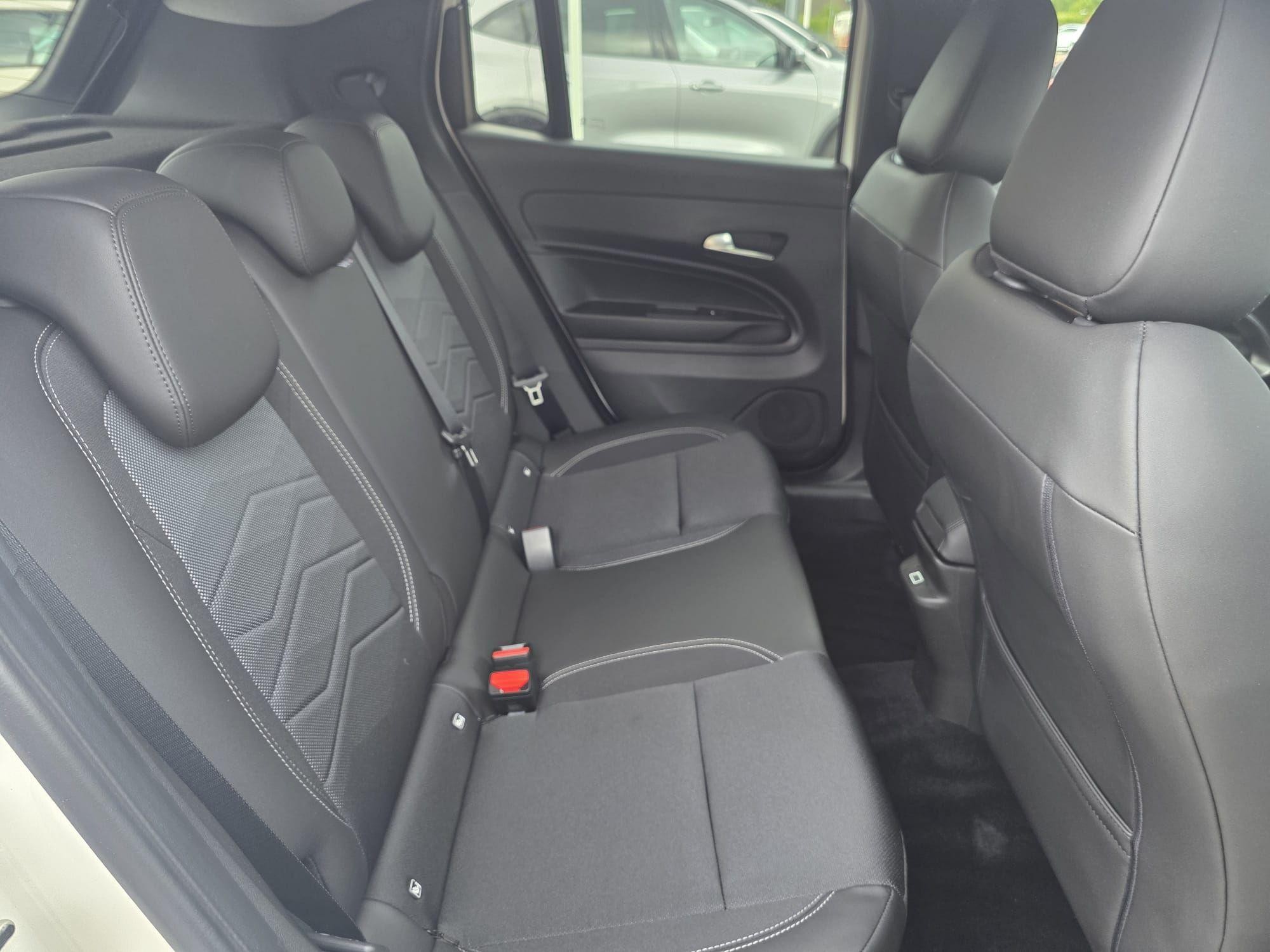 Jeep Avenger Image 12