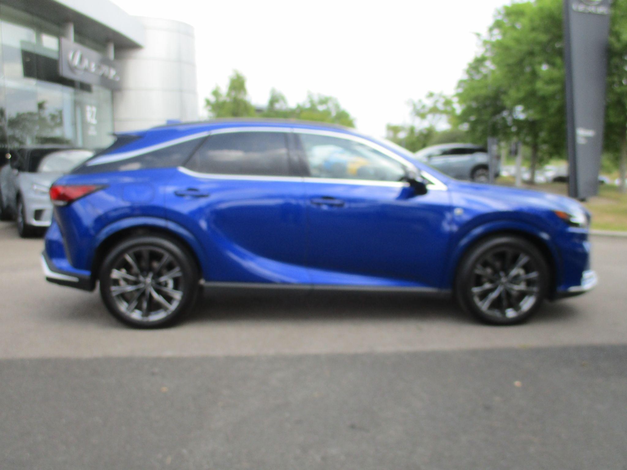 Lexus RX Image 4