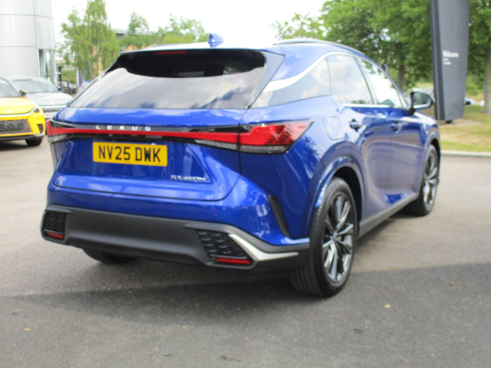 Lexus RX Image 5