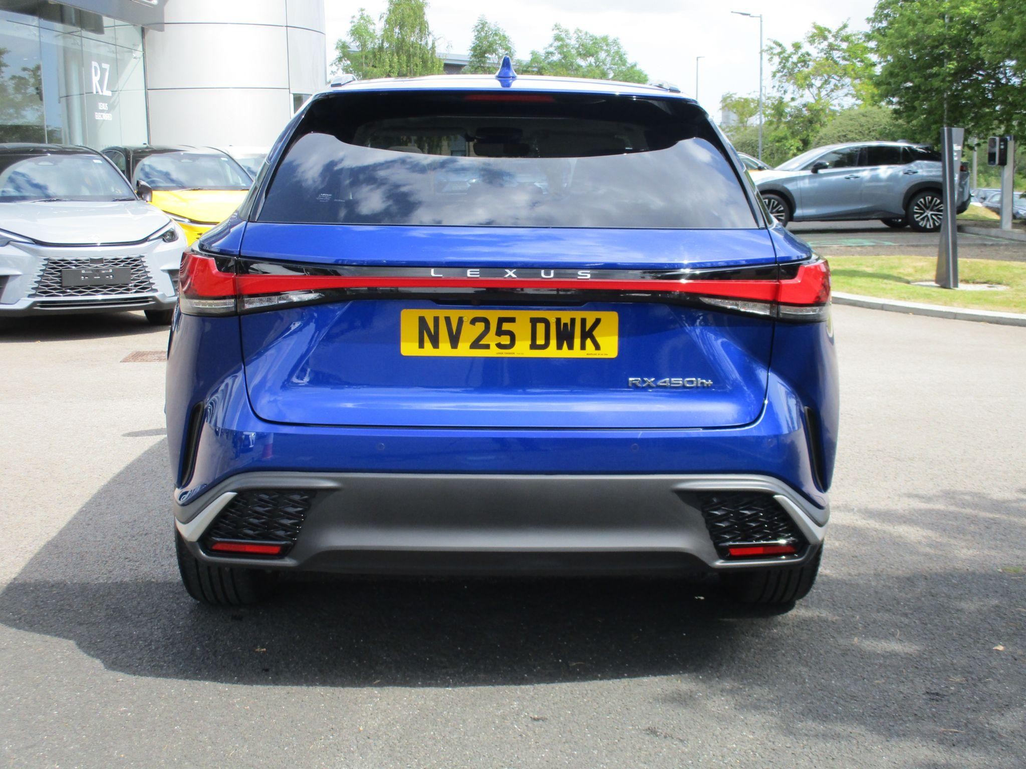 Lexus RX Image 6