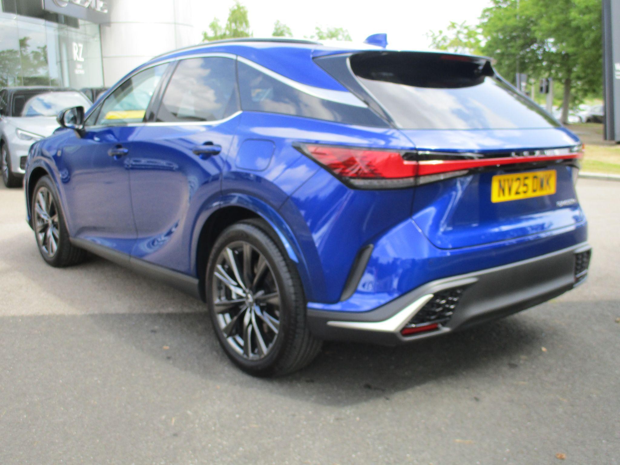 Lexus RX Image 7