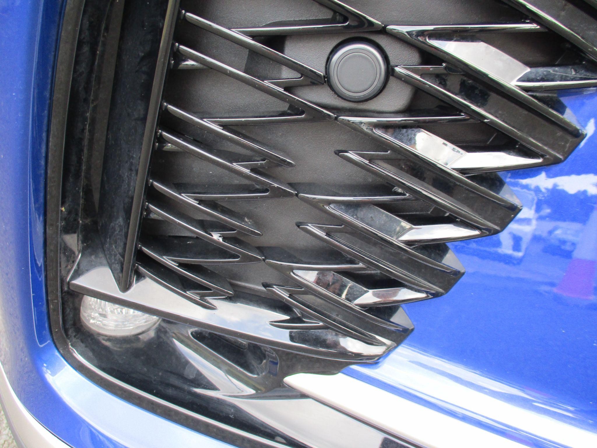 Lexus RX Image 12