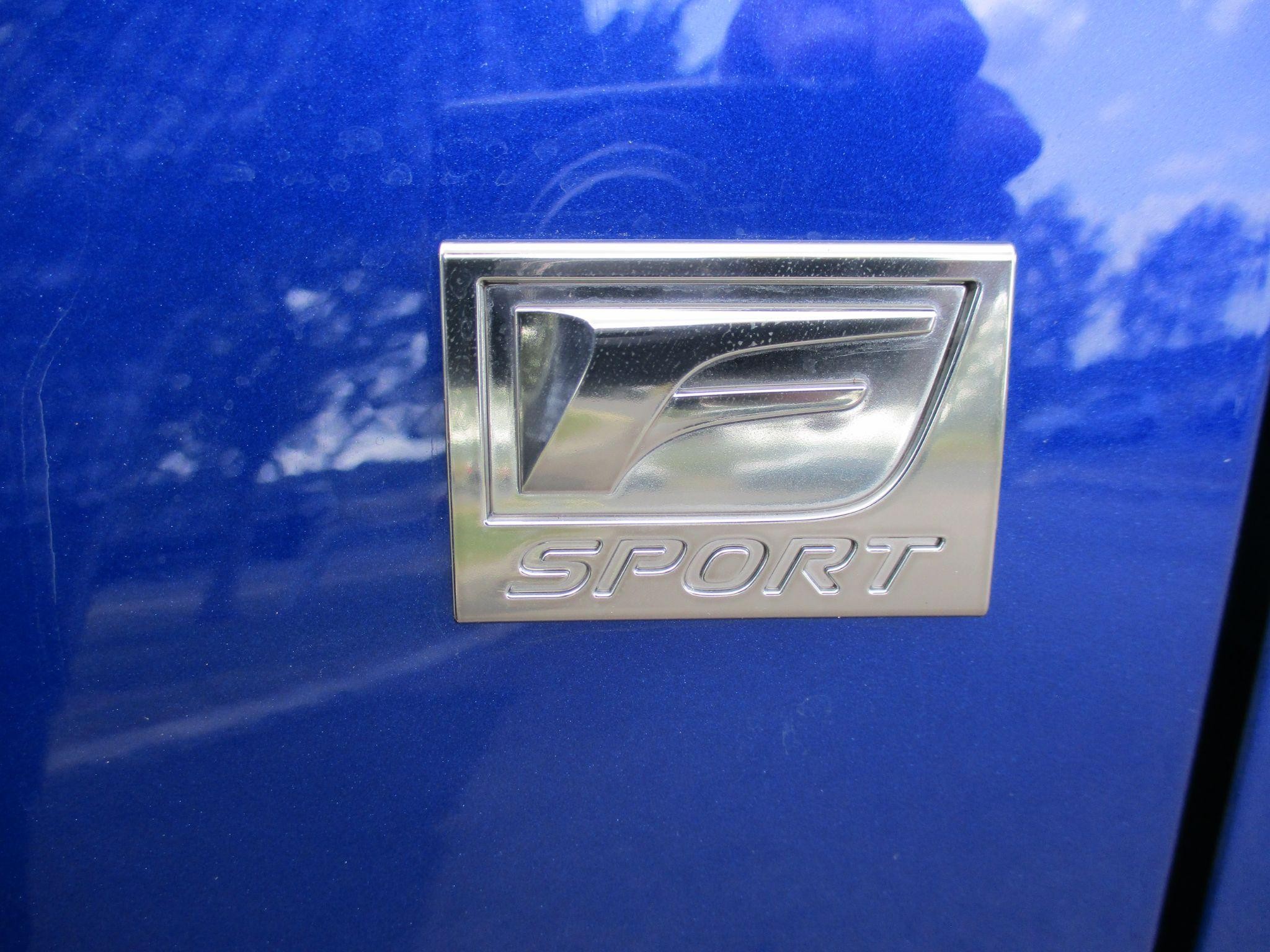 Lexus RX Image 14