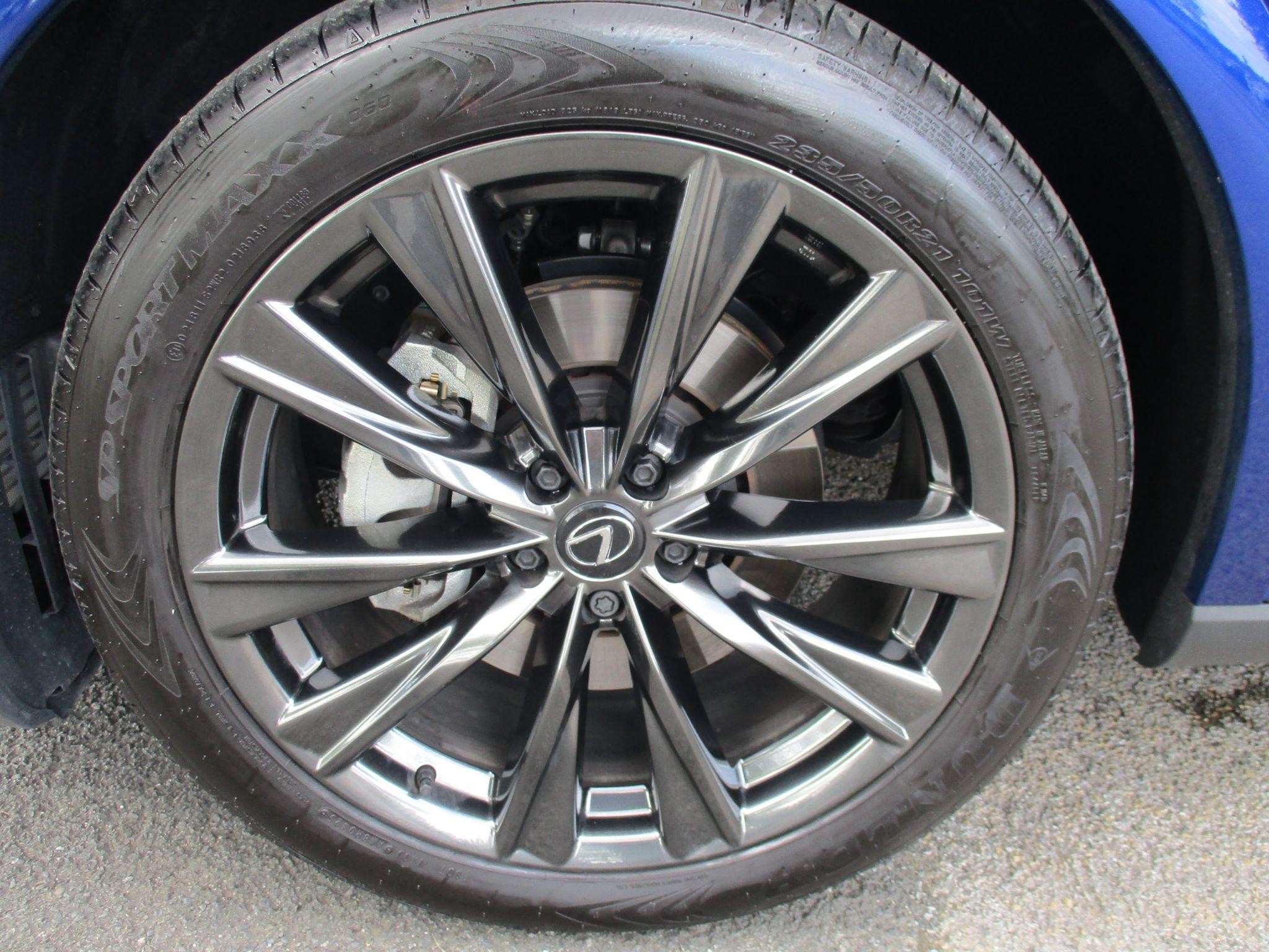 Lexus RX Image 15