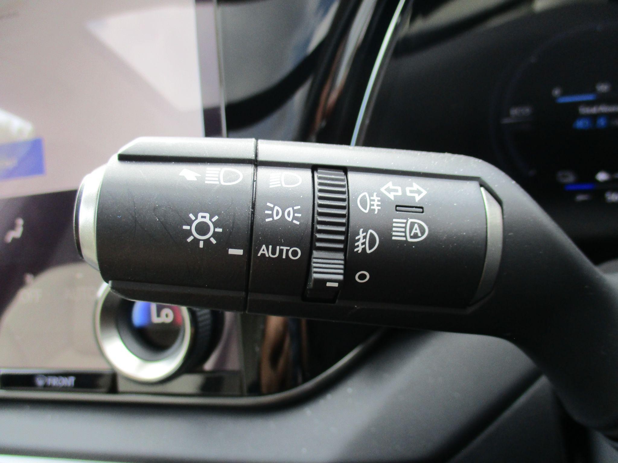 Lexus RX Image 28