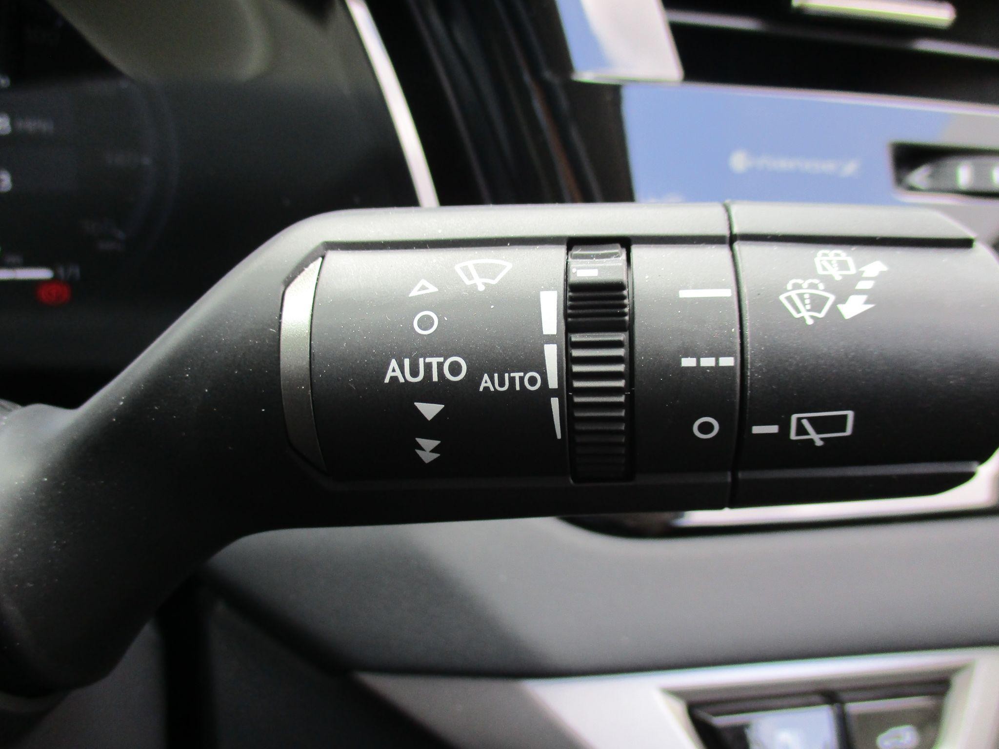 Lexus RX Image 29