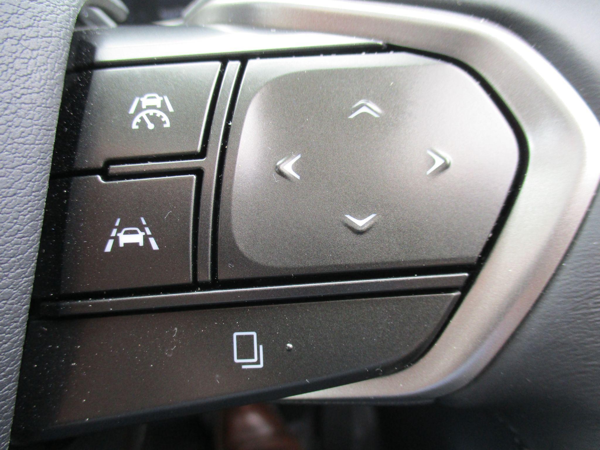 Lexus RX Image 31