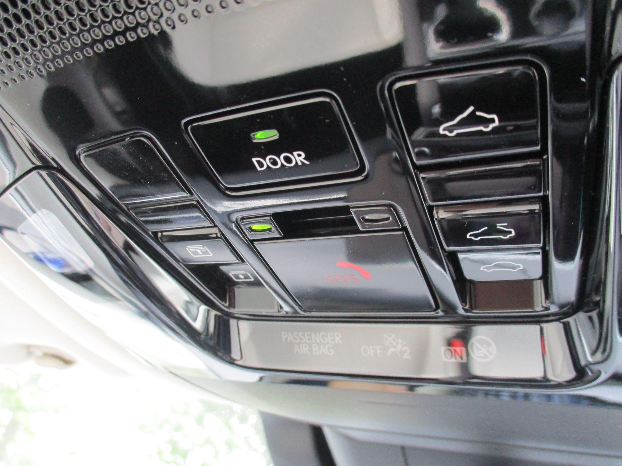 Lexus RX Image 36