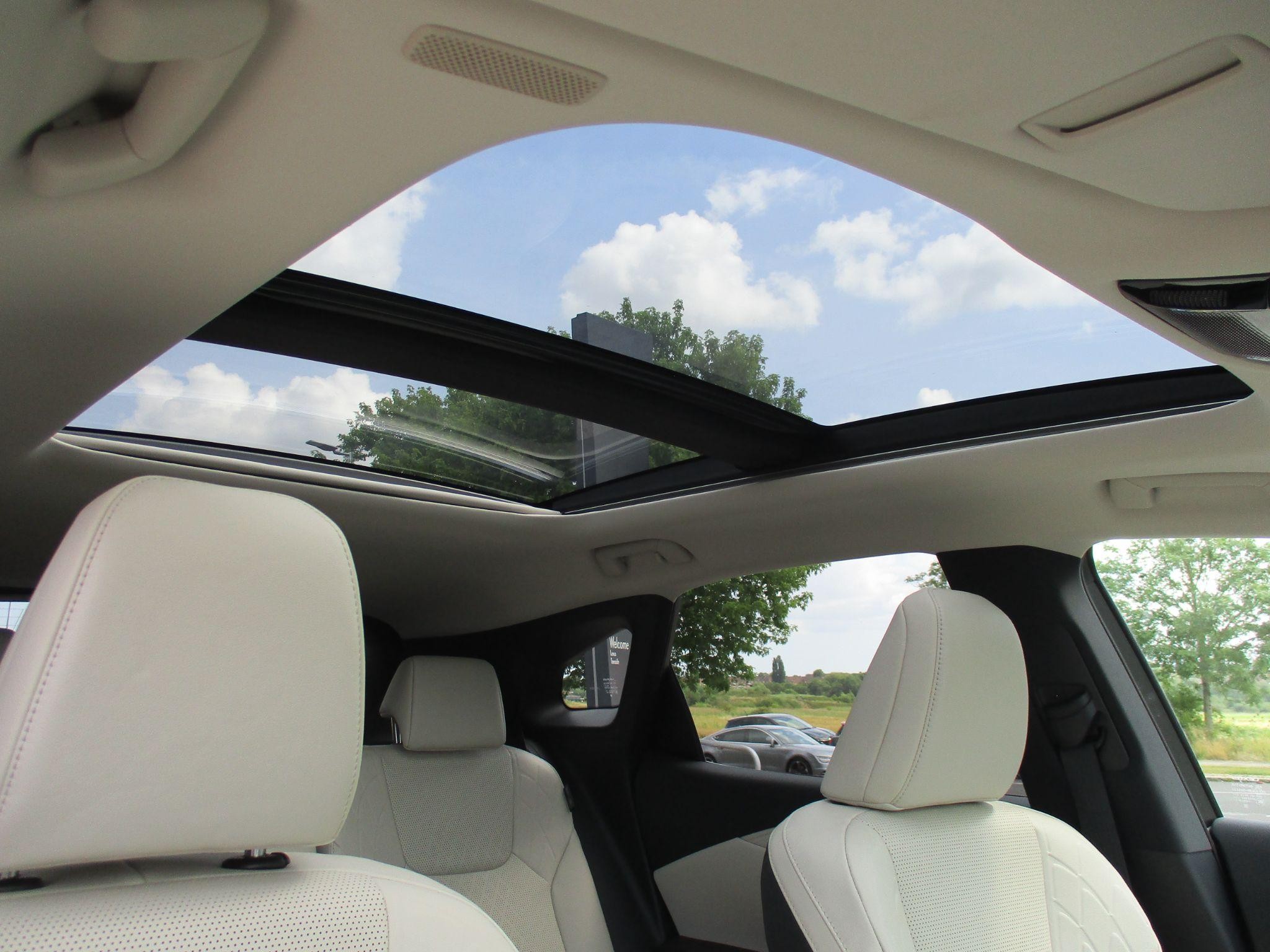 Lexus RX Image 37