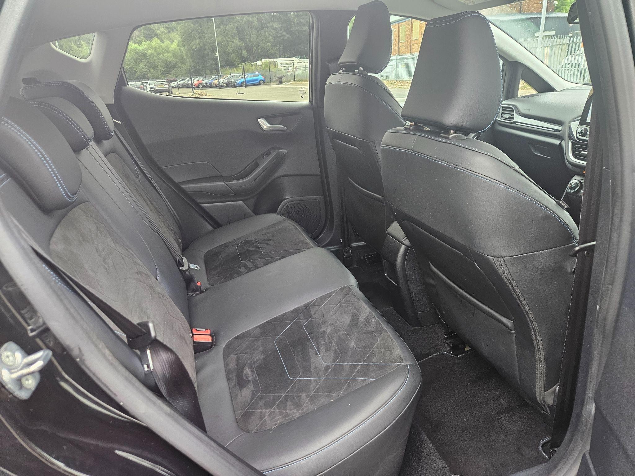 Ford Fiesta Image 21