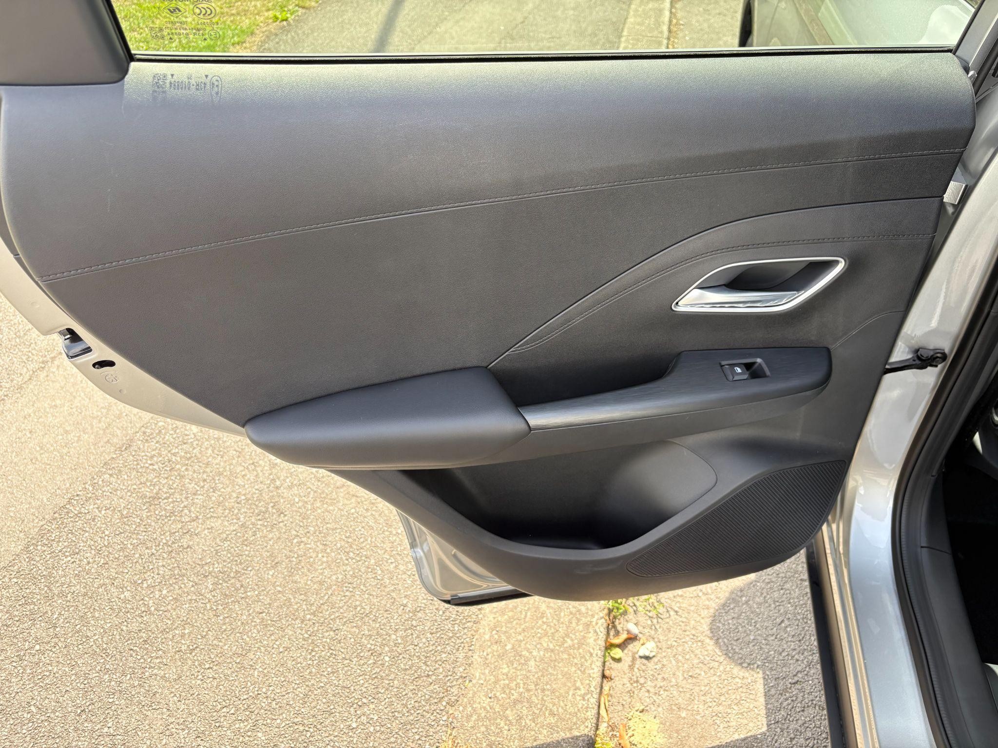 MG ZS Hybrid+ Image 23